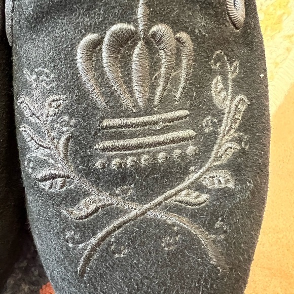 Vionic Black Suede Slip-On Loafers Flats • Embroidered Crown • Comfort Orthotic - Picture 7 of 10